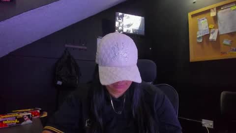 Mia daniela  online show from 09.21.25
