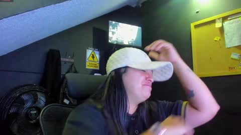 Snapshot of mia_daniela_ chatting on 09.30.25 Mia daniela online show from 09.30.25