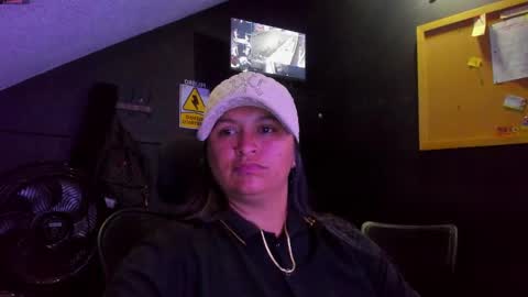 Snapshot of mia_daniela_ chatting on 10.01.25 Mia daniela online show from 10.01.25