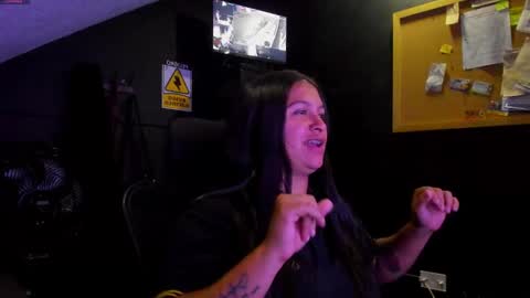 Snapshot of mia_daniela_ chatting on 10.02.25 Mia daniela online show from 10.02.25