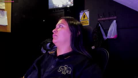 Snapshot of mia_daniela_ chatting on 10.31.25 Mia daniela online show from 10.31.25