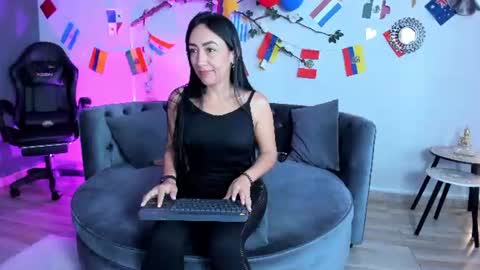 mia_davis__ online show from 06.30.26