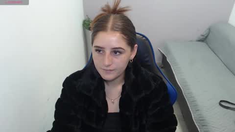 Mia online show from 10.18.25