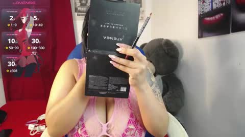 Mia online show from 11.19.25