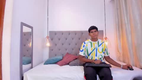 MIA  online show from 09.08.25