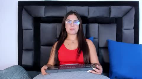 mia fox online show from 09.18.25