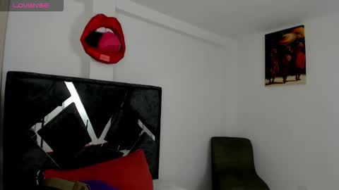 mia fox online show from 11.28.25