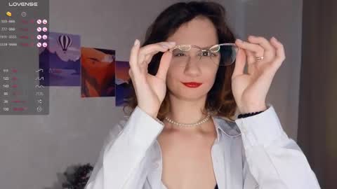 Mia  online show from 02.17.25