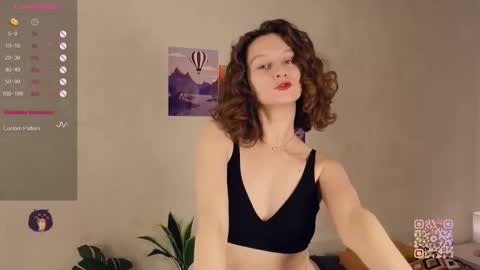Mia  online show from 09.14.25
