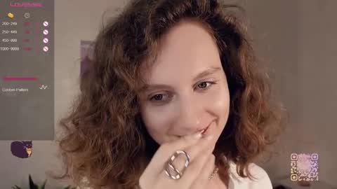 Snapshot of mia_frizz chatting on 09.22.25 Mia  online show from 09.22.25