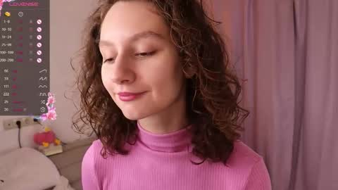 Snapshot of mia_frizz chatting on 10.11.25 Mia  online show from 10.11.25