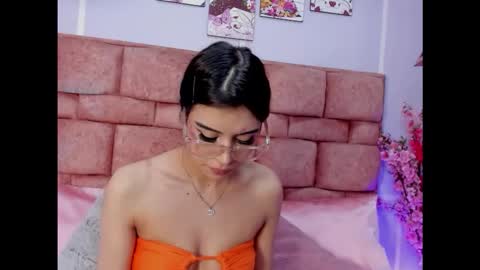 I am mia  online show from 05.28.26