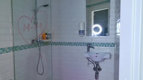 Mia online show from 12.07.24