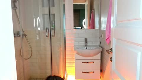 Mia online show from 01.07.25