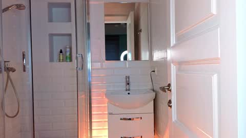 Mia online show from 01.10.25