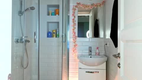 Mia online show from 01.18.25