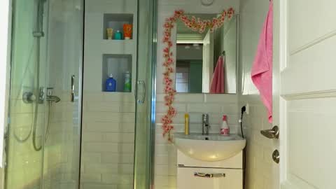 Mia online show from 02.22.25