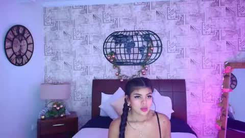 Mia online show from 12.06.24