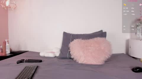  I am Mia  online show from 03.31.26