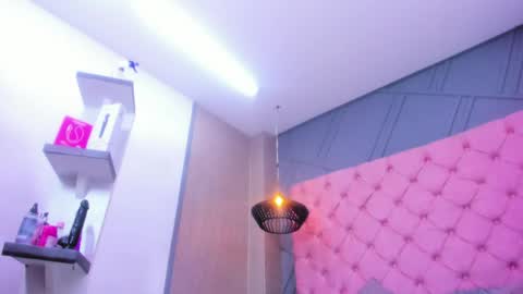 Mia online show from 03.28.26