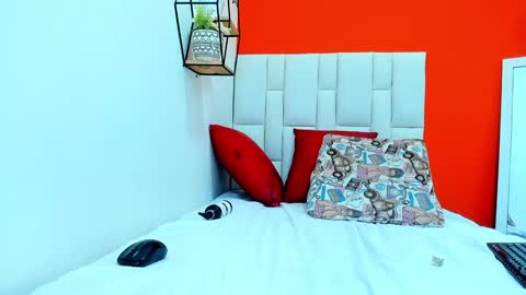 Snapshot of mia_horny69_ chatting on 01.28.25 MIA online show from 01.28.25