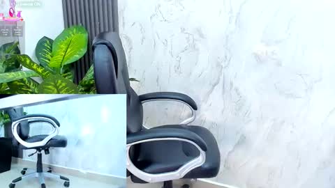 Mia.... Nice to meet you  thumb up me please its important online show from 10.15.25