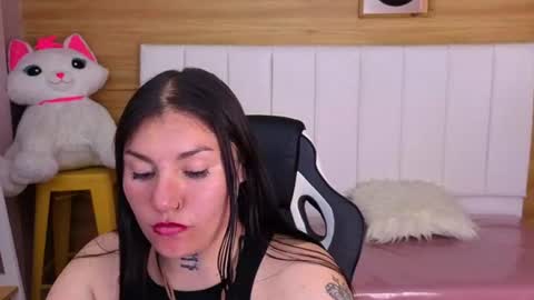 Mia  online show from 06.25.26