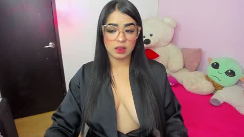 Mia J Abbey online show from 01.25.25