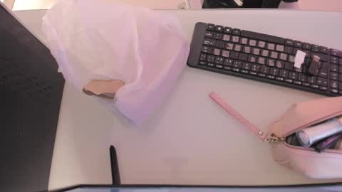 Snapshot of mia_jonnees chatting on 09.27.25 online show from 09.27.25