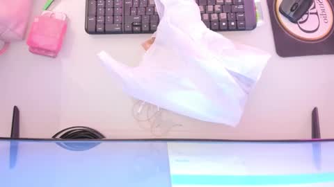 Snapshot of mia_jonnees chatting on 10.07.25 online show from 10.07.25