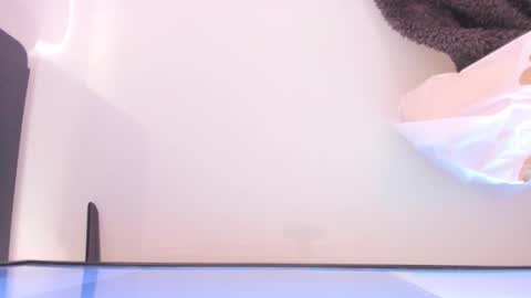 Snapshot of mia_jonnees chatting on 10.21.25 online show from 10.21.25