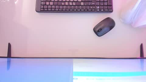 Snapshot of mia_jonnees chatting on 10.28.25 online show from 10.28.25