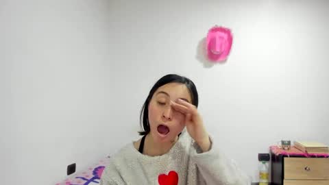 mia kaneee online show from 12.11.24