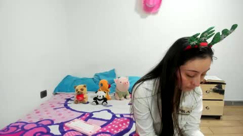 mia kaneee online show from 12.15.24