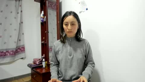 mia kaneee online show from 12.17.24
