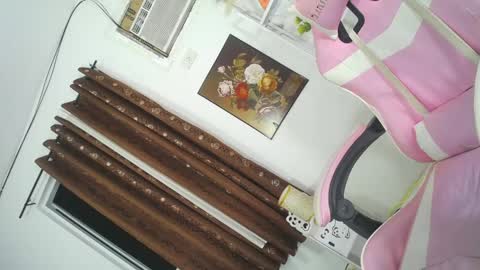 Your Pretty Petite Mia  online show from 02.08.26