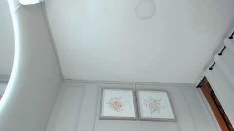 Mia online show from 01.10.26