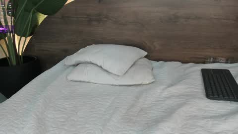 mia_lacy online show from 01.29.25