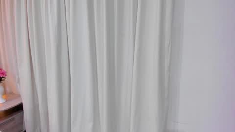 Mia Lane online show from 12.16.25