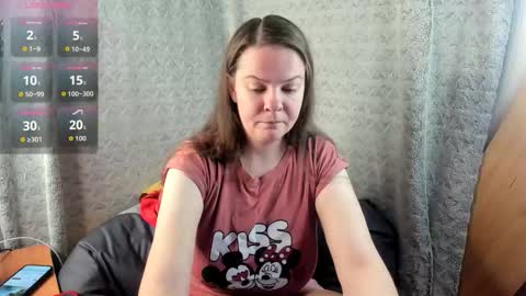 Snapshot of mia_lores chatting on 10.14.25 mia_lores online show from 10.14.25