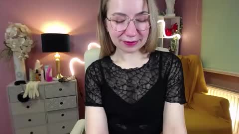 Mia online show from 12.13.24