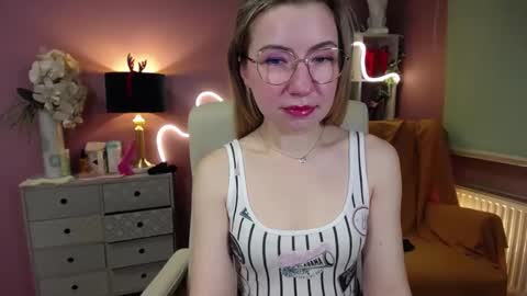 Mia online show from 12.23.24