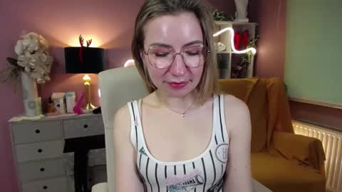 Mia online show from 12.23.24