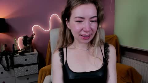 Mia online show from 09.19.25