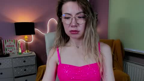 Mia online show from 11.07.25