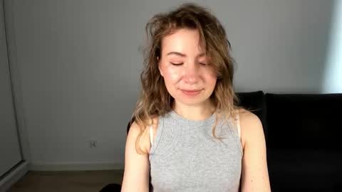 Mia online show from 04.12.26