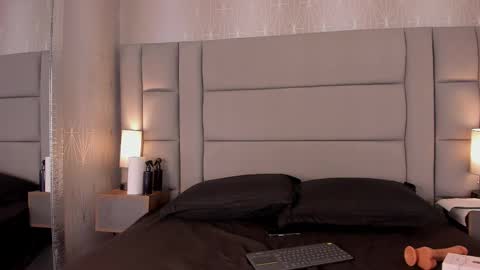    online show from 11.15.25