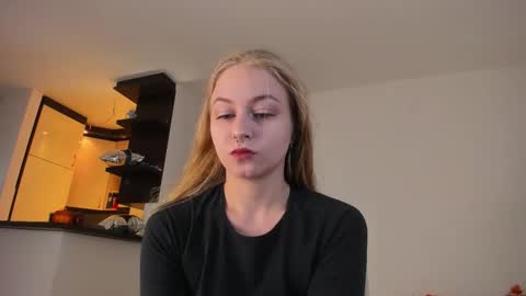 Snapshot of mia_meows chatting on 09.21.25 Mia here Appreciate your support online show from 09.21.25