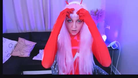 Snapshot of mia_meowxkiss chatting on 09.24.25 mia_meowxkiss online show from 09.24.25