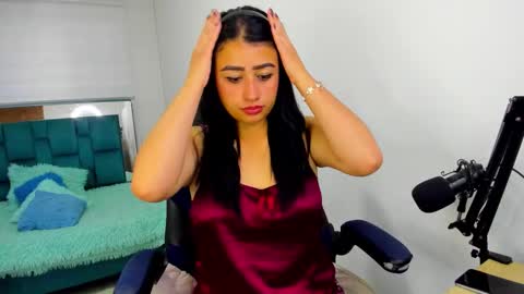 mia_mills777 online show from 09.10.25